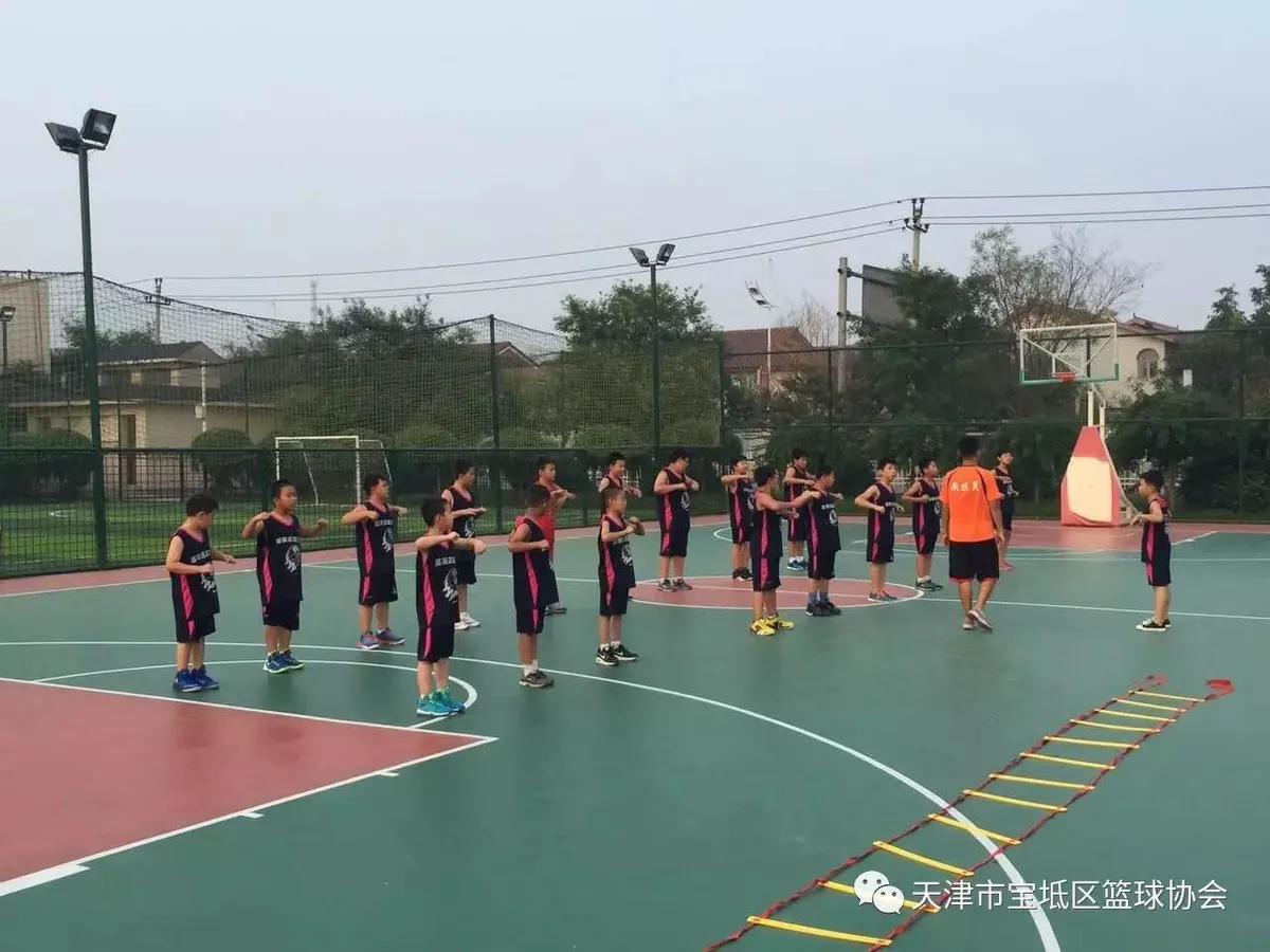 篮球新手基础训练方法_1